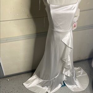 Honey and Rosie Elegant White Wedding Dress